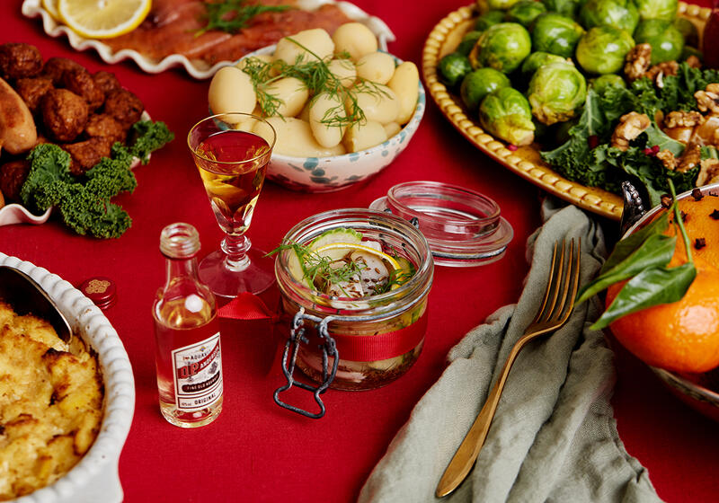 Sill med gurka citron dill och O.P. Anderson Aquavit.