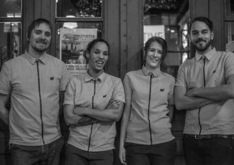 Alex Frida Josephine och Ola på Bar Hommage