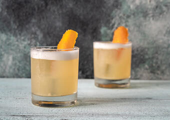 Två drinkar Hej sa Petronella